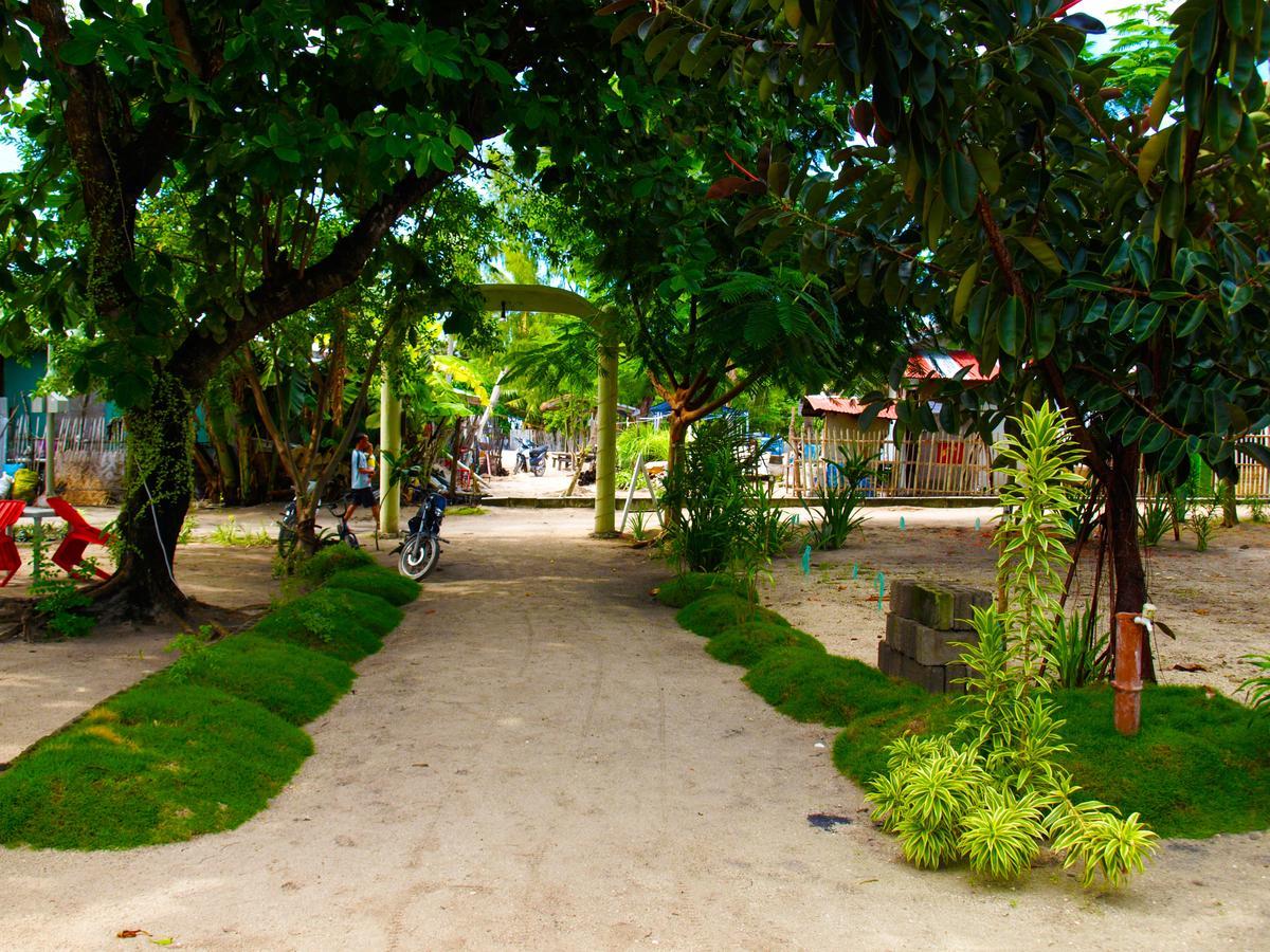 The Shark'S Tail Dive Center Hotel Daanbantayan Eksteriør billede
